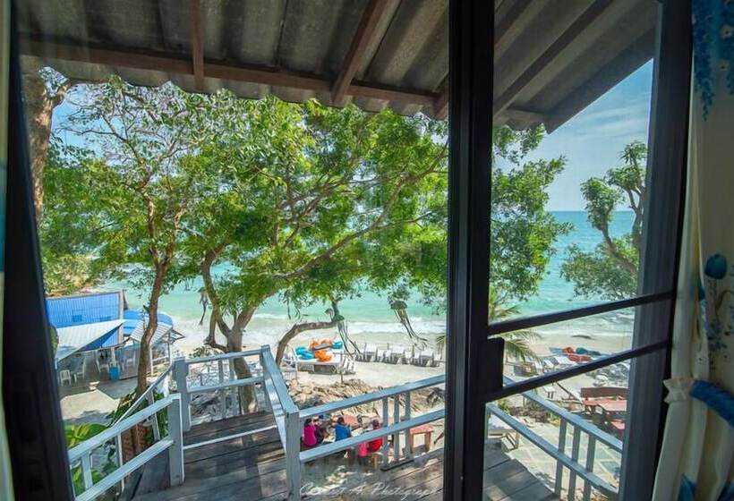 בית מלון כפרי Sangthian Beach Resort