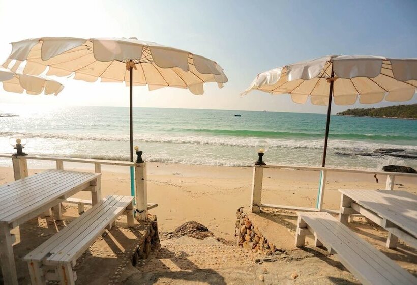 בית מלון כפרי Sangthian Beach Resort