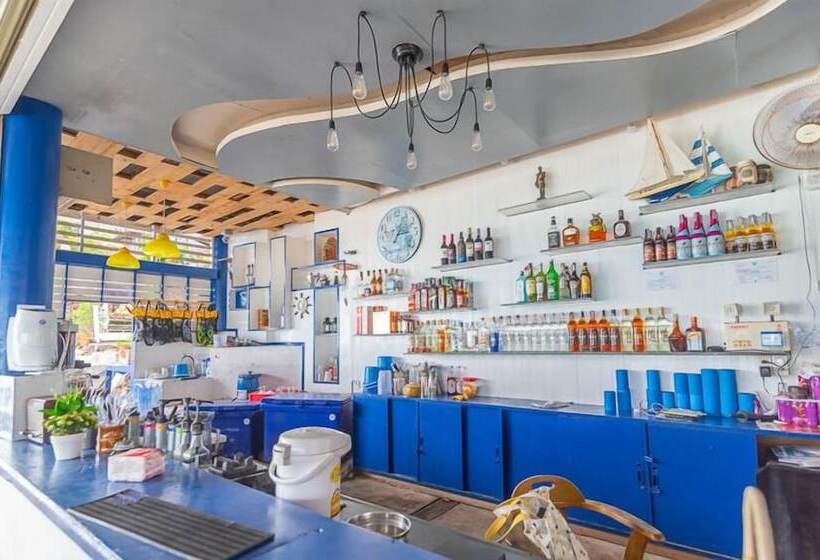 בית מלון כפרי Sangthian Beach Resort