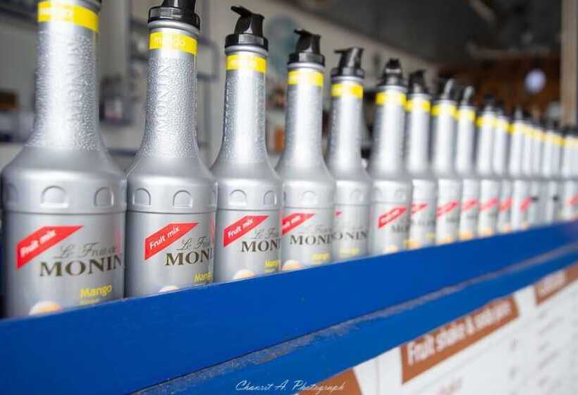 בית מלון כפרי Sangthian Beach Resort