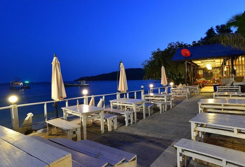 בית מלון כפרי Sangthian Beach Resort