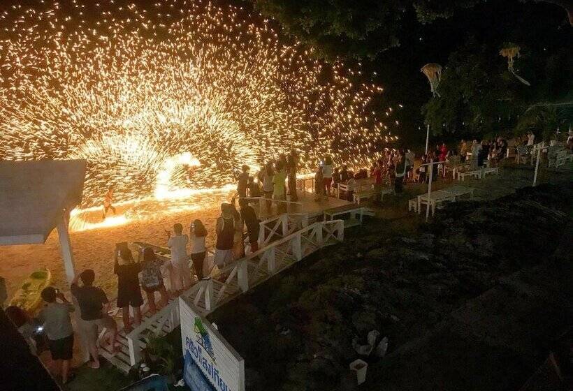 בית מלון כפרי Sangthian Beach Resort