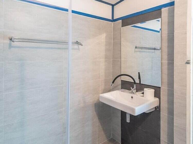 בית מלון כפרי Sangthian Beach Resort