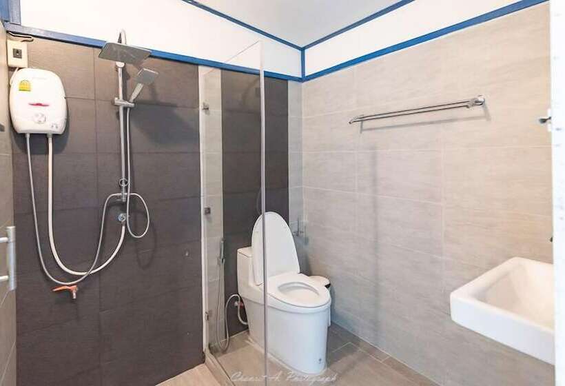 בית מלון כפרי Sangthian Beach Resort