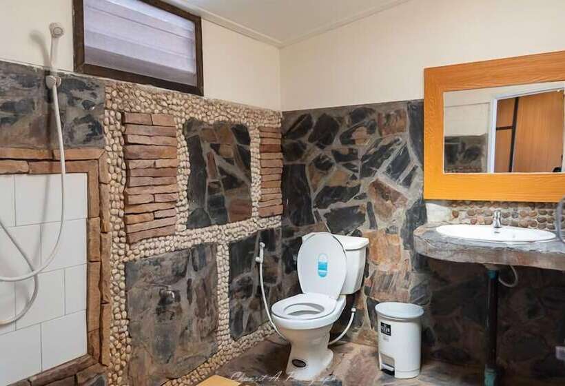 בית מלון כפרי Sangthian Beach Resort