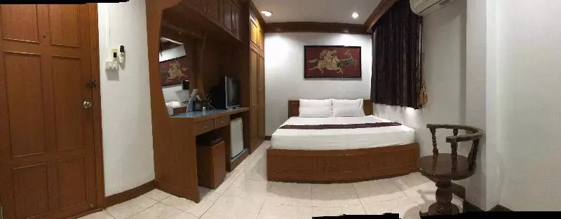 پانسیون Ez House