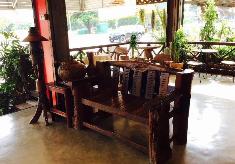 פנסיון Ez House