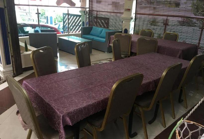 پانسیون Les Aigrettes