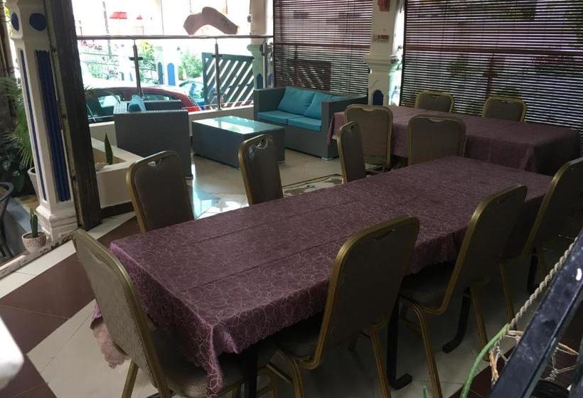 پانسیون Les Aigrettes