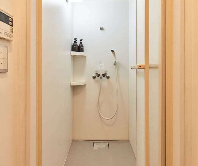 Tora Hotel Asakusa Hostel