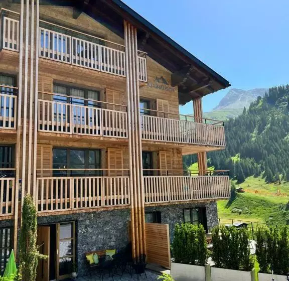 ベッドアンドブレックファースト Almrausch Boutique Chalet