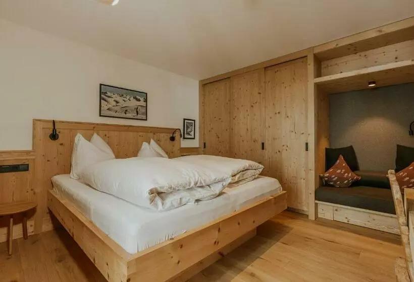 ベッドアンドブレックファースト Almrausch Boutique Chalet