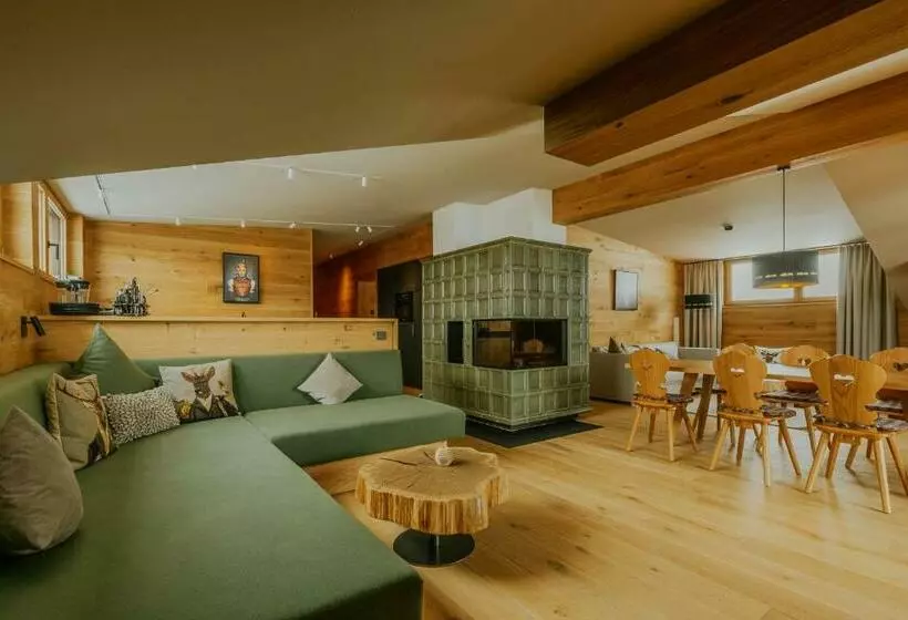ベッドアンドブレックファースト Almrausch Boutique Chalet
