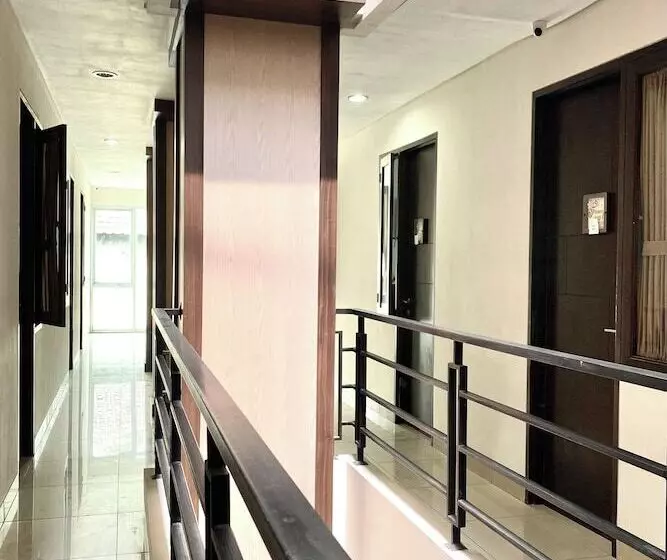 ホテル Behomy Corner Eight Lippo Karawaci