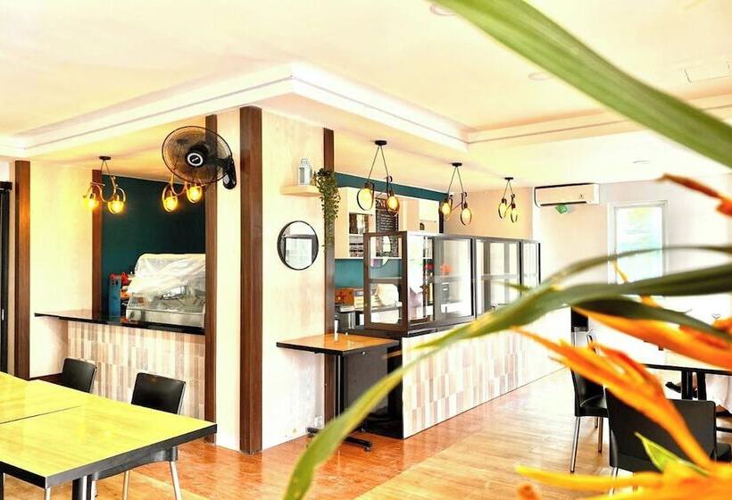 בית מלון כפרי Behomy Corner Eight Lippo Karawaci