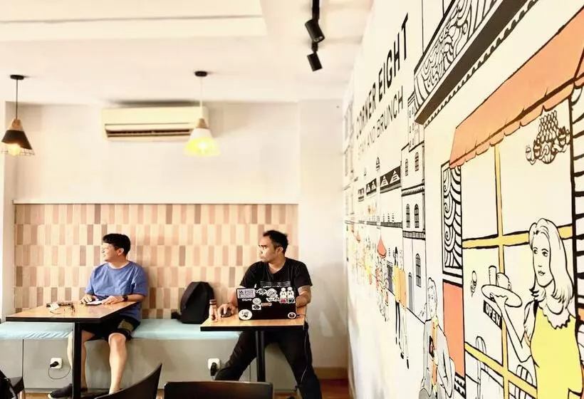 ホテル Behomy Corner Eight Lippo Karawaci