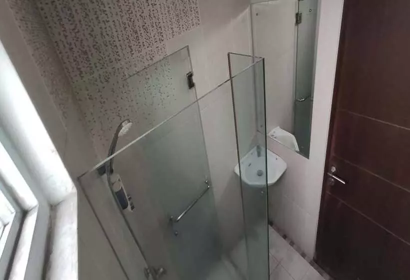 ホテル Behomy Corner Eight Lippo Karawaci