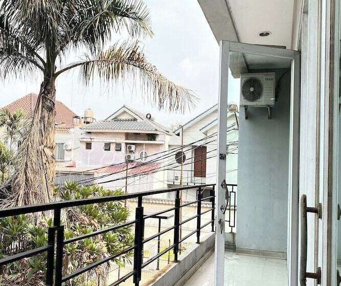 בית מלון כפרי Behomy Corner Eight Lippo Karawaci