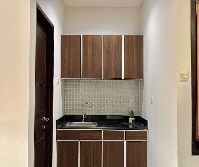 בית מלון כפרי Behomy Corner Eight Lippo Karawaci