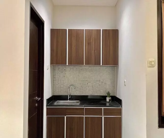 ホテル Behomy Corner Eight Lippo Karawaci