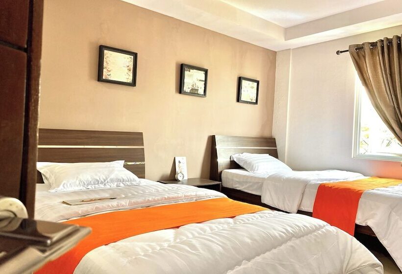 בית מלון כפרי Behomy Corner Eight Lippo Karawaci