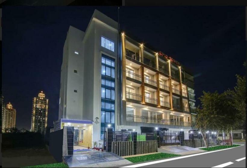 בית מלון כפרי Noida Dreams 144