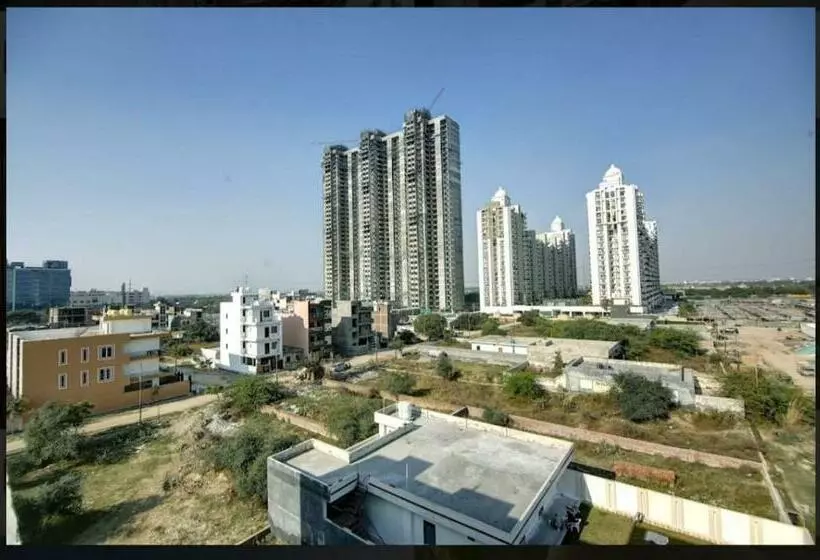 ホテル Noida Dreams 144