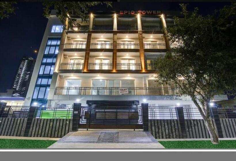 בית מלון כפרי Noida Dreams 144