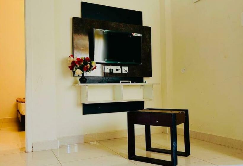 פנסיון Jack S Den Residency