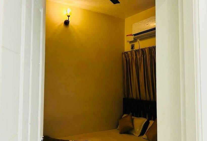 פנסיון Jack S Den Residency