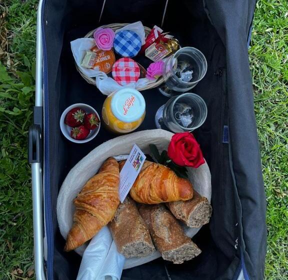 פנסיון Roulotte Natiraa