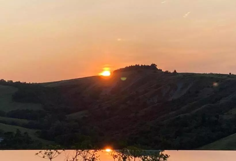 ホテル Agriturismo Camponovo