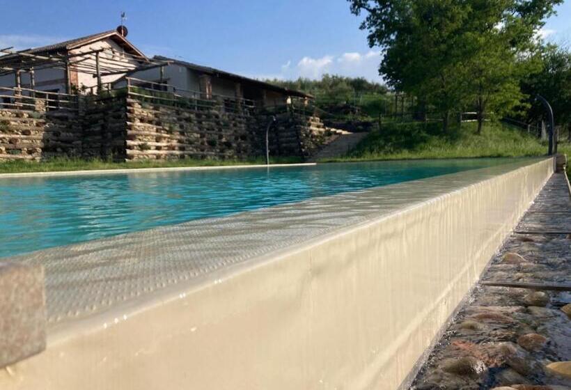 ホテル Agriturismo Camponovo