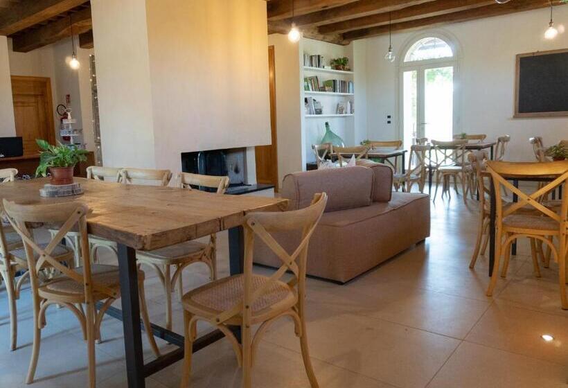 ホテル Agriturismo Camponovo