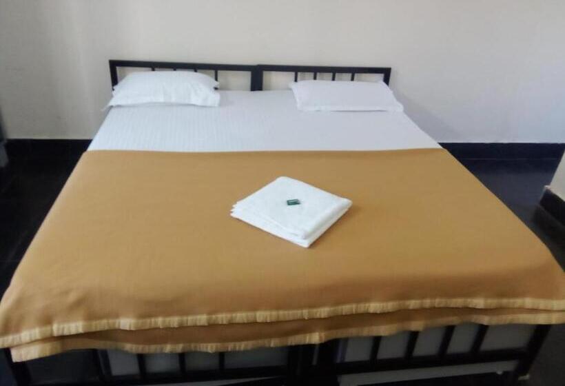 Hotel Brundabati Yatri Niwas