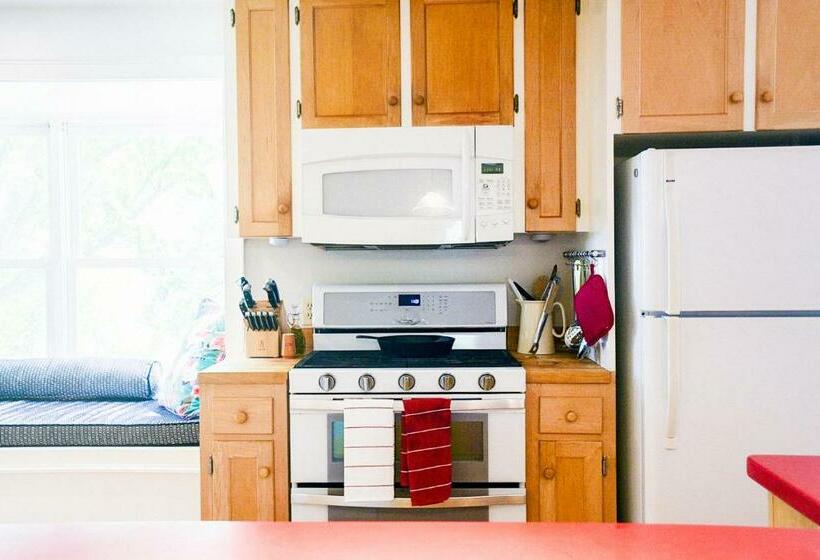 Bed and Breakfast The Waldoboro Inn Room 3