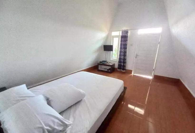 Otel Collection O 92634 Villa Ds