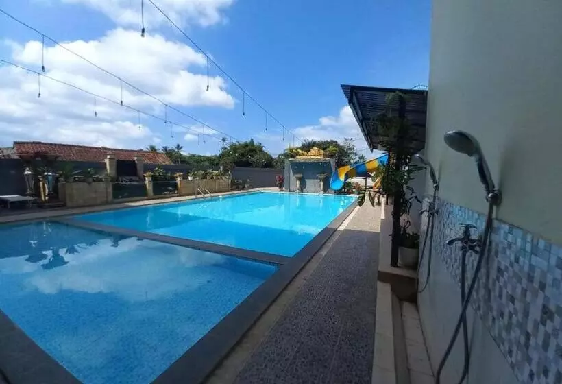 Otel Collection O 92634 Villa Ds