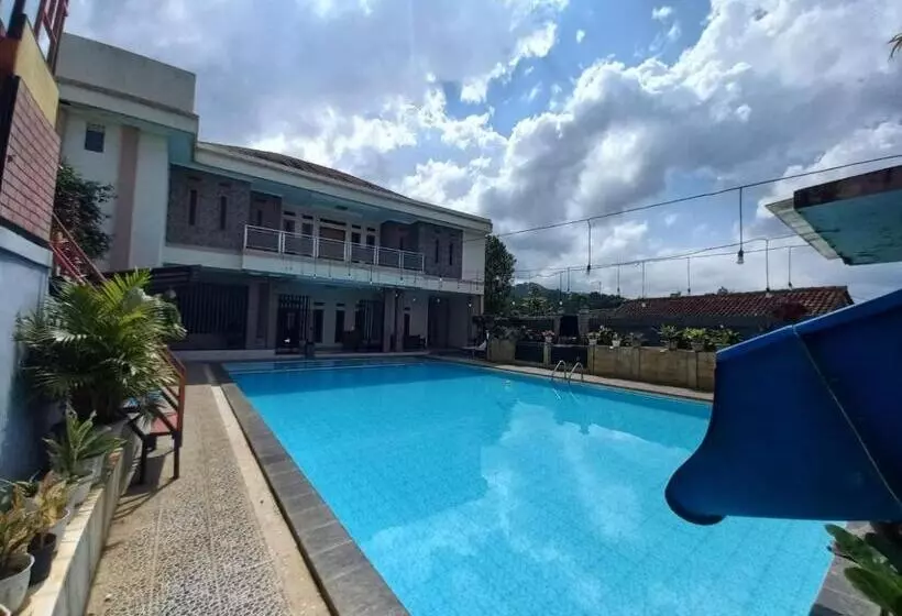 Otel Collection O 92634 Villa Ds