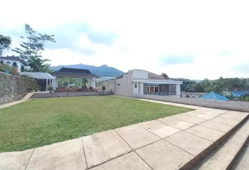 Otel Collection O 92634 Villa Ds