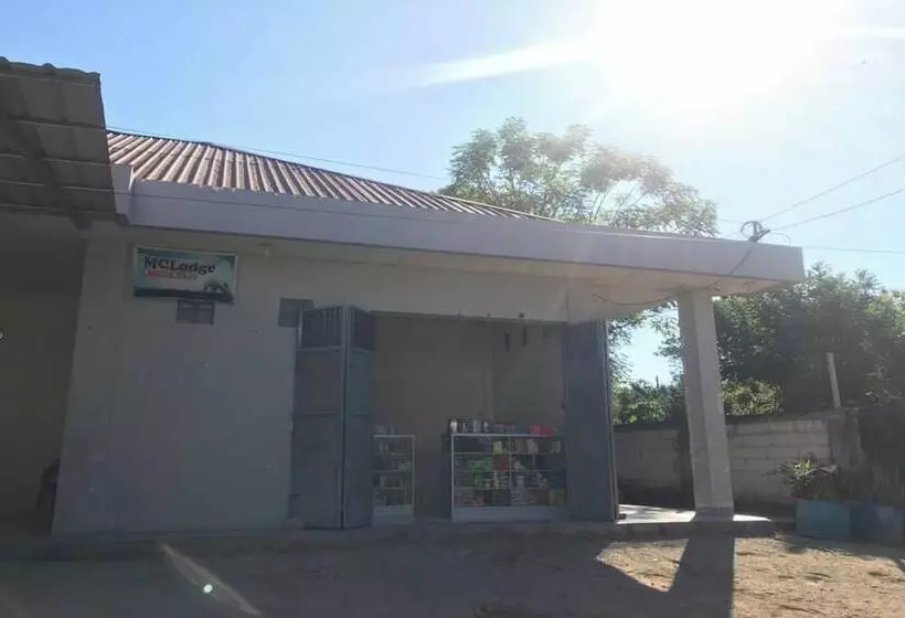 Hotelli Oyo 92608 Penginapan Mc Lodge