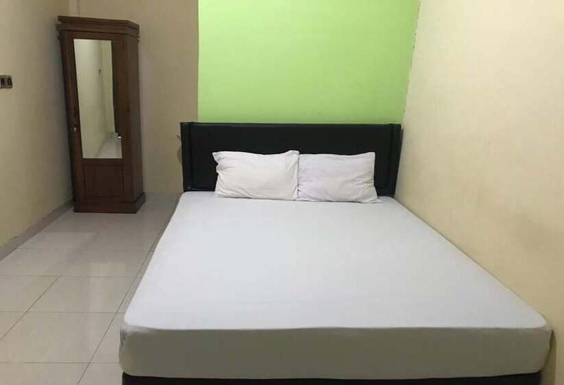 فندق Oyo 92608 Penginapan Mc Lodge