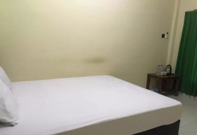 Hotelli Oyo 92608 Penginapan Mc Lodge