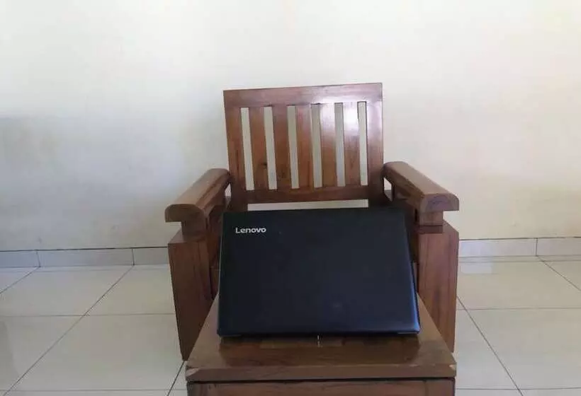 Hotelli Oyo 92608 Penginapan Mc Lodge