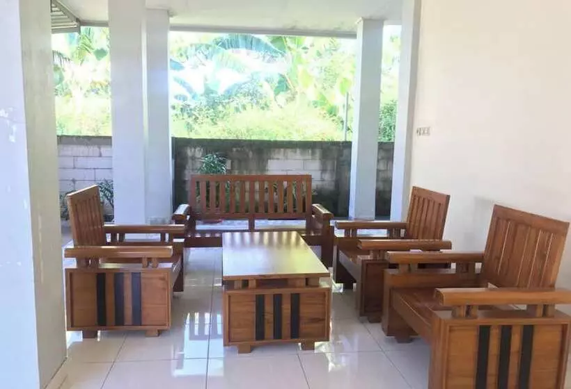 Hotelli Oyo 92608 Penginapan Mc Lodge