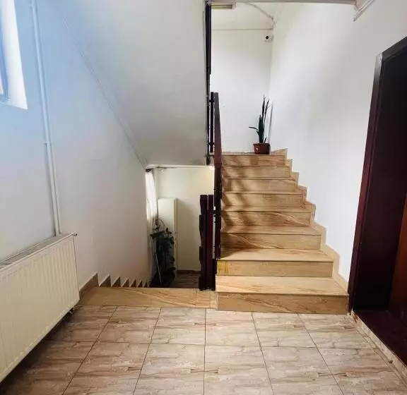 پانسیون Guest House Velania