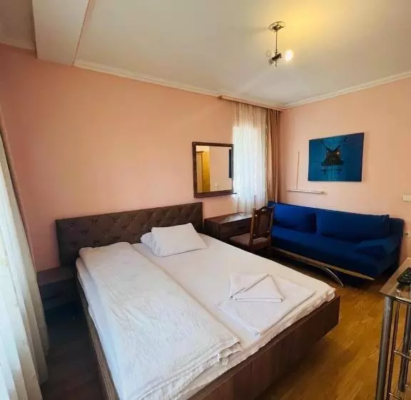 پانسیون Guest House Velania