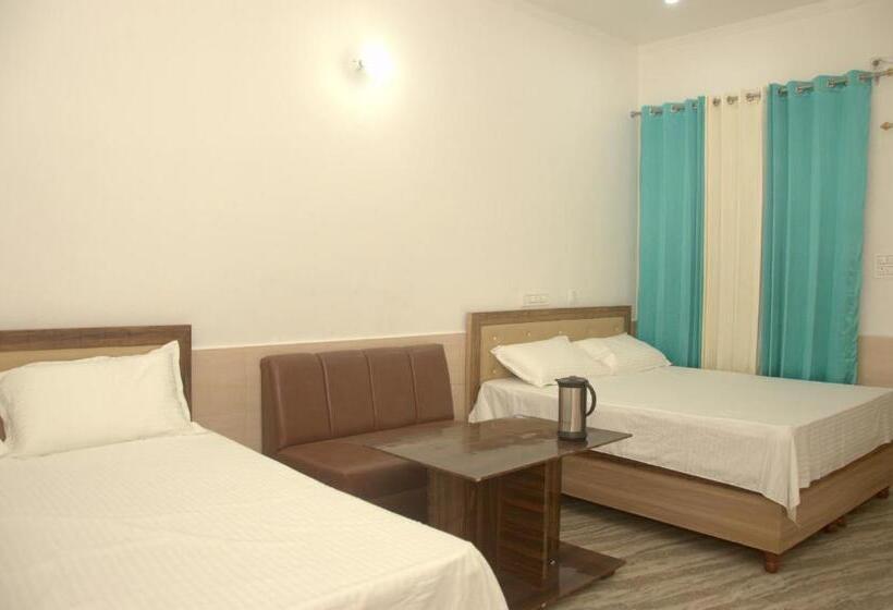 بنسيون Panwar Palace