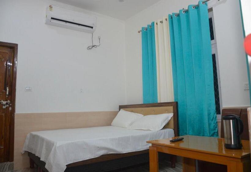 بنسيون Panwar Palace