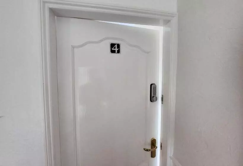 پانسیون Sheldon Shared House